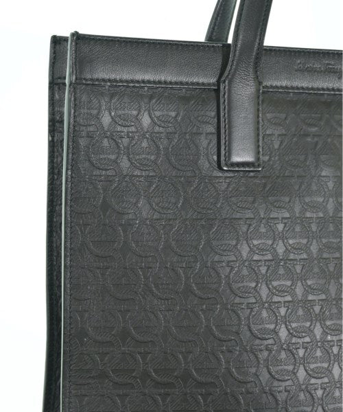 Salvatore Ferragamo กระเป๋าถือขนาดใหญ่