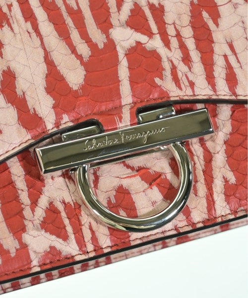 Salvatore Ferragamo กระเป๋าสะพาย