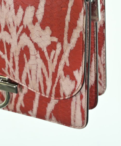 Salvatore Ferragamo กระเป๋าสะพาย