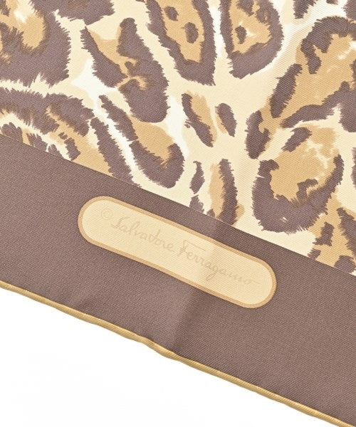 Salvatore Ferragamo ผ้าพันคอ