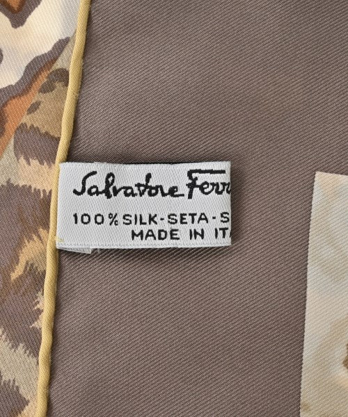 Salvatore Ferragamo ผ้าพันคอ