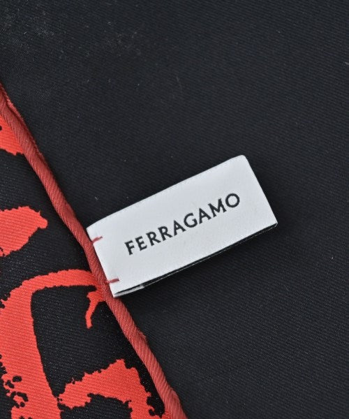 Salvatore Ferragamo ผ้าพันคอ
