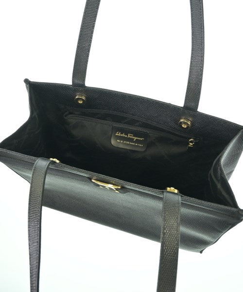 Salvatore Ferragamo กระเป๋าถือขนาดใหญ่