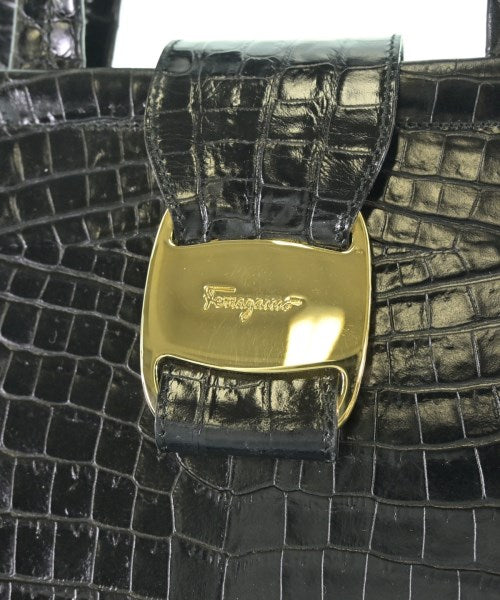 Salvatore Ferragamo กระเป๋าถือ