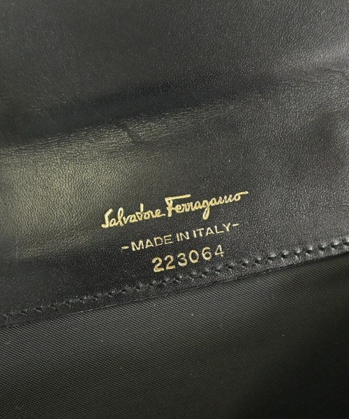 Salvatore Ferragamo กระเป๋าถือขนาดใหญ่