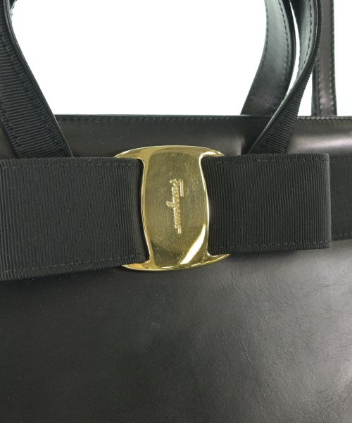 Salvatore Ferragamo กระเป๋าถือ
