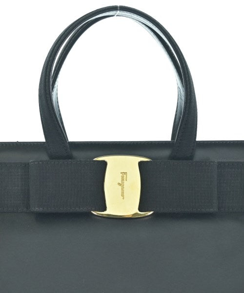 Salvatore Ferragamo กระเป๋าถือ