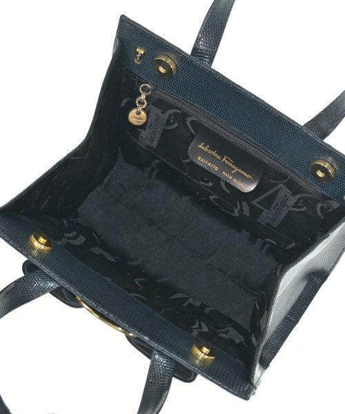 Salvatore Ferragamo กระเป๋าถือ