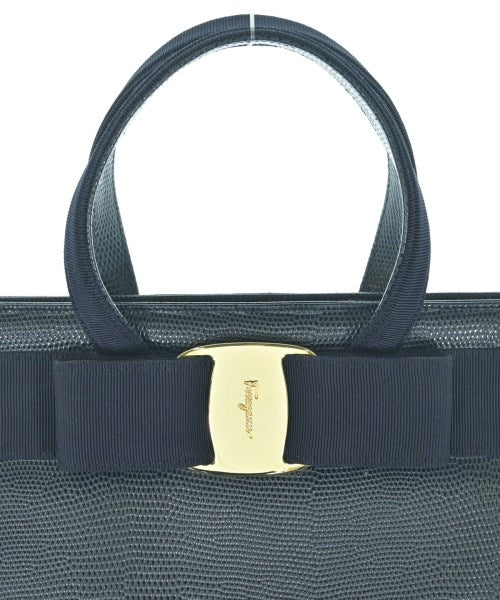 Salvatore Ferragamo กระเป๋าถือ