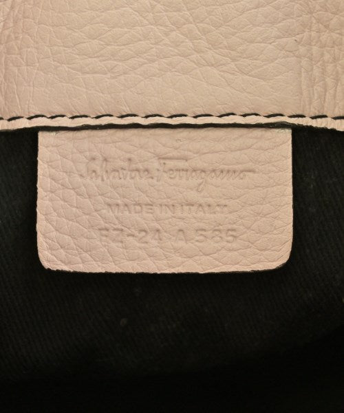 Salvatore Ferragamo กระเป๋าสะพาย