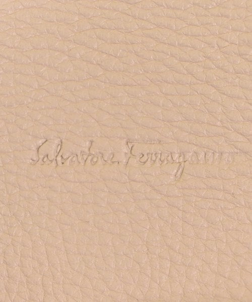 Salvatore Ferragamo กระเป๋าสะพาย