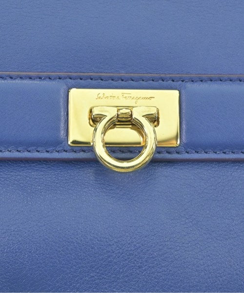Salvatore Ferragamo กระเป๋าสะพาย