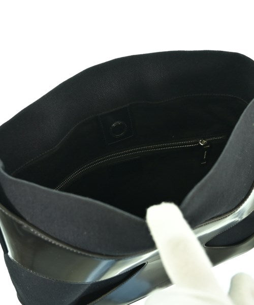 Salvatore Ferragamo กระเป๋าสะพาย