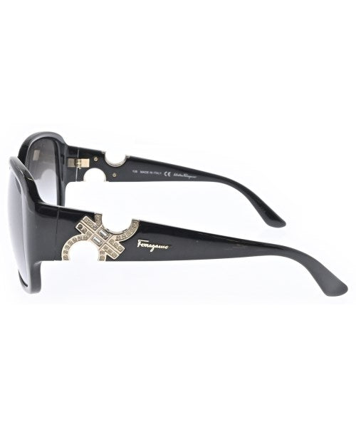 Salvatore Ferragamo แว่นกันแดด