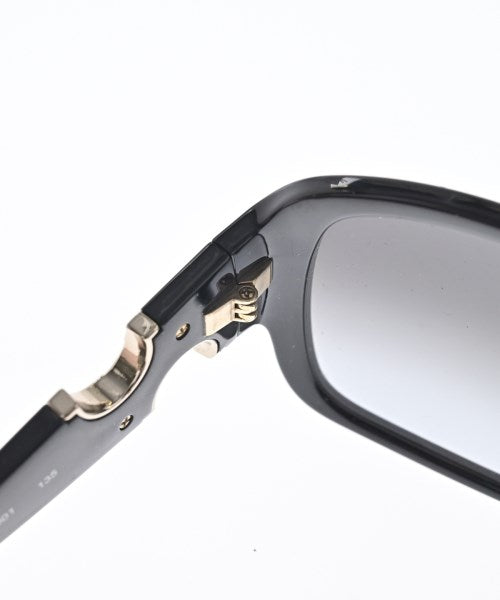Salvatore Ferragamo แว่นกันแดด