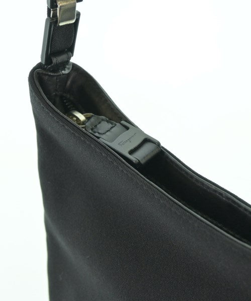 Salvatore Ferragamo กระเป๋าถือ