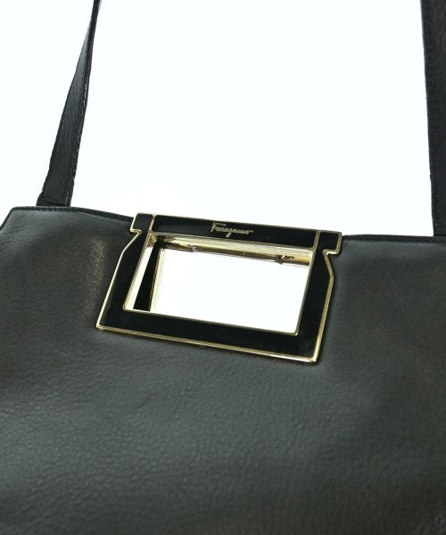Salvatore Ferragamo กระเป๋าถือ