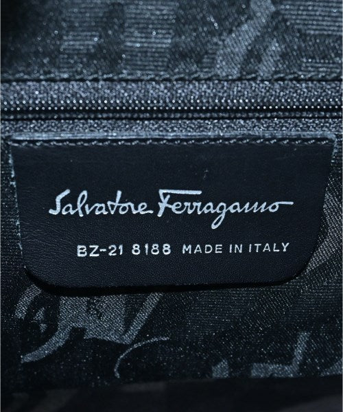 Salvatore Ferragamo กระเป๋าสะพาย