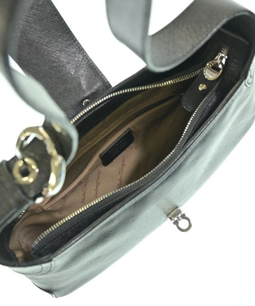 Salvatore Ferragamo กระเป๋าสะพาย