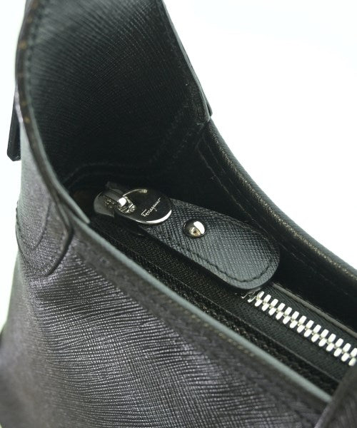 Salvatore Ferragamo กระเป๋าสะพาย