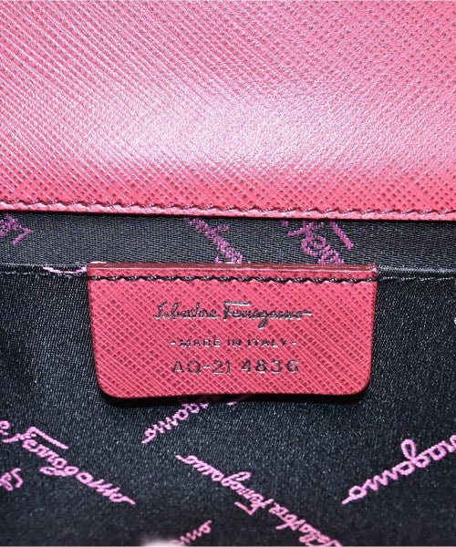 Salvatore Ferragamo กระเป๋าสะพาย