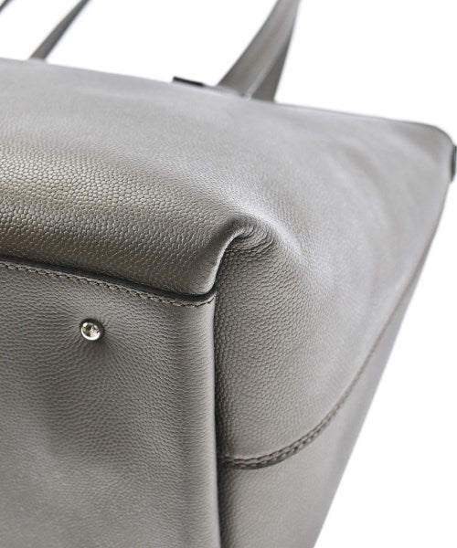 Salvatore Ferragamo กระเป๋าถือขนาดใหญ่