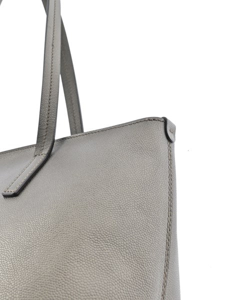 Salvatore Ferragamo กระเป๋าถือขนาดใหญ่