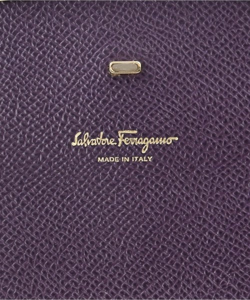 Salvatore Ferragamo กระเป๋าถือ