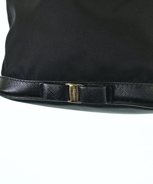Salvatore Ferragamo กระเป๋าถือ