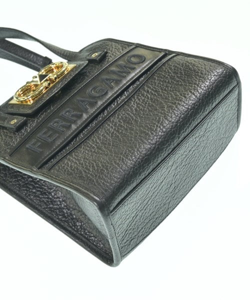 Salvatore Ferragamo กระเป๋าถือ
