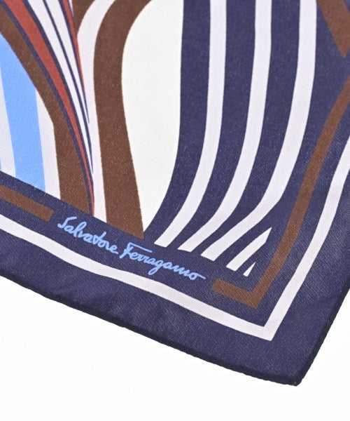 Salvatore Ferragamo ผ้าพันคอ