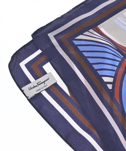 Salvatore Ferragamo ผ้าพันคอ