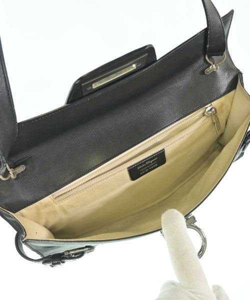 Salvatore Ferragamo กระเป๋าสะพาย