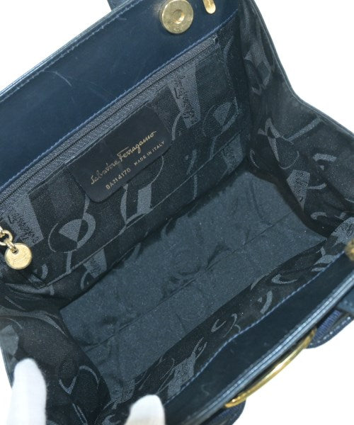Salvatore Ferragamo กระเป๋าถือ