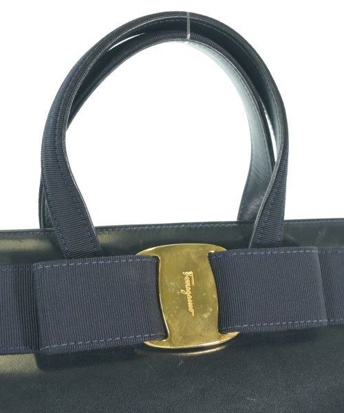 Salvatore Ferragamo กระเป๋าถือ