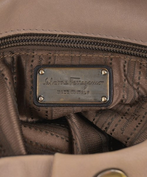 Salvatore Ferragamo กระเป๋าถือ