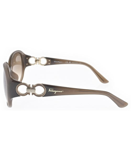 Salvatore Ferragamo แว่นกันแดด