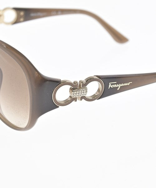 Salvatore Ferragamo แว่นกันแดด