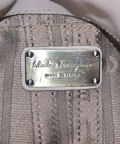 Salvatore Ferragamo กระเป๋าสะพาย