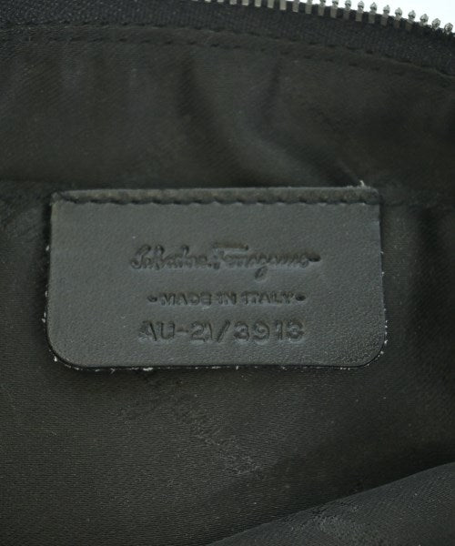 Salvatore Ferragamo กระเป๋าสะพาย