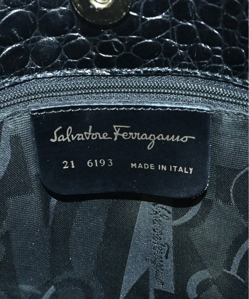 Salvatore Ferragamo กระเป๋าถือขนาดใหญ่
