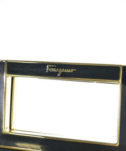 Salvatore Ferragamo กระเป๋าถือ