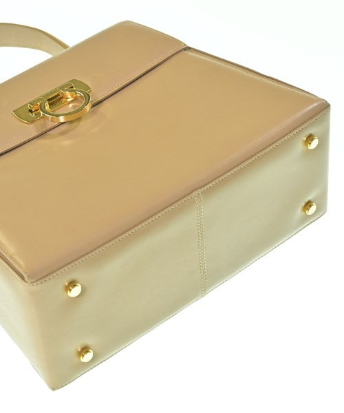 Salvatore Ferragamo กระเป๋าถือ