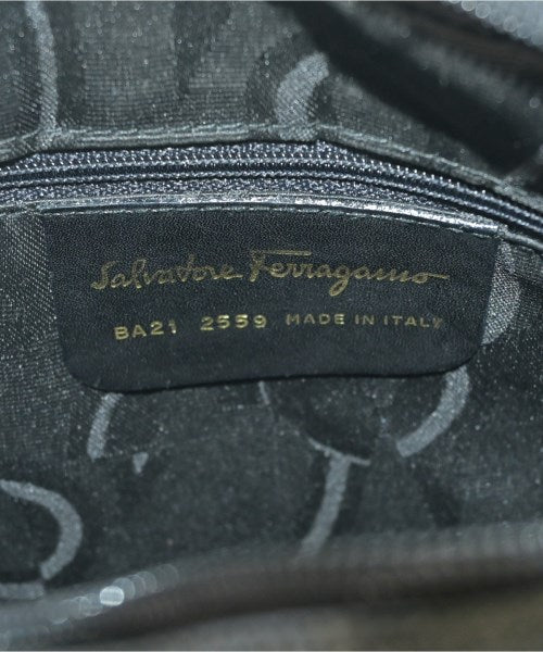 Salvatore Ferragamo กระเป๋าสะพาย