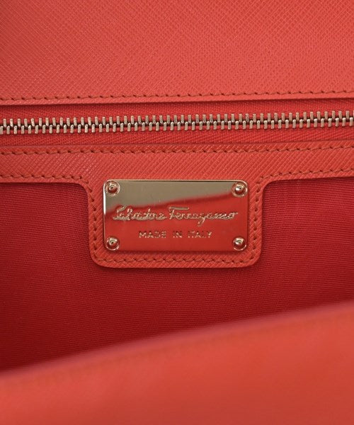 Salvatore Ferragamo กระเป๋าสะพาย