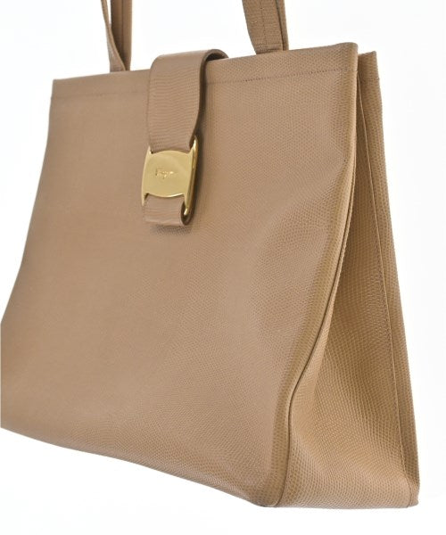 Salvatore Ferragamo กระเป๋าถือขนาดใหญ่