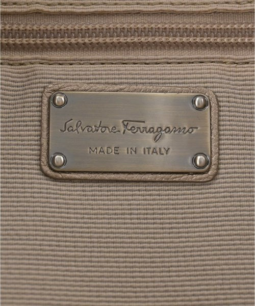 Salvatore Ferragamo กระเป๋าถือ