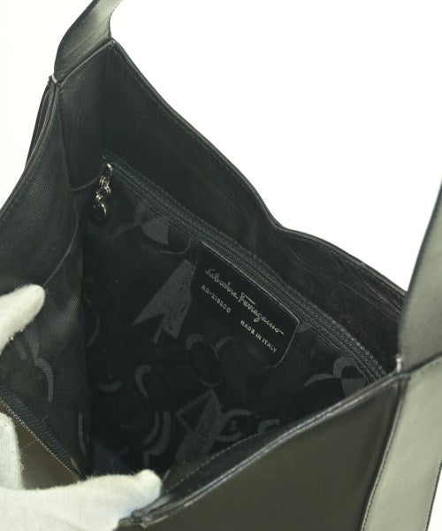 Salvatore Ferragamo กระเป๋าสะพาย