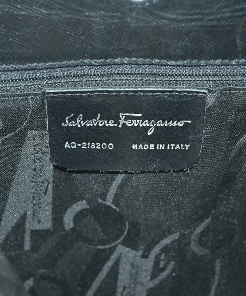 Salvatore Ferragamo กระเป๋าสะพาย