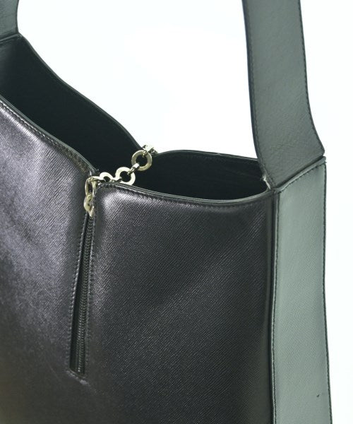 Salvatore Ferragamo กระเป๋าสะพาย